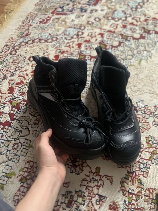 Продам сапоги новые