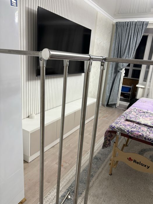 Продам вешалку стойку