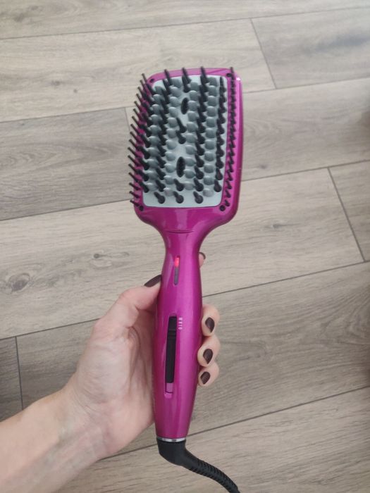 Perie electrica pentru îndreptat parul BaByliss