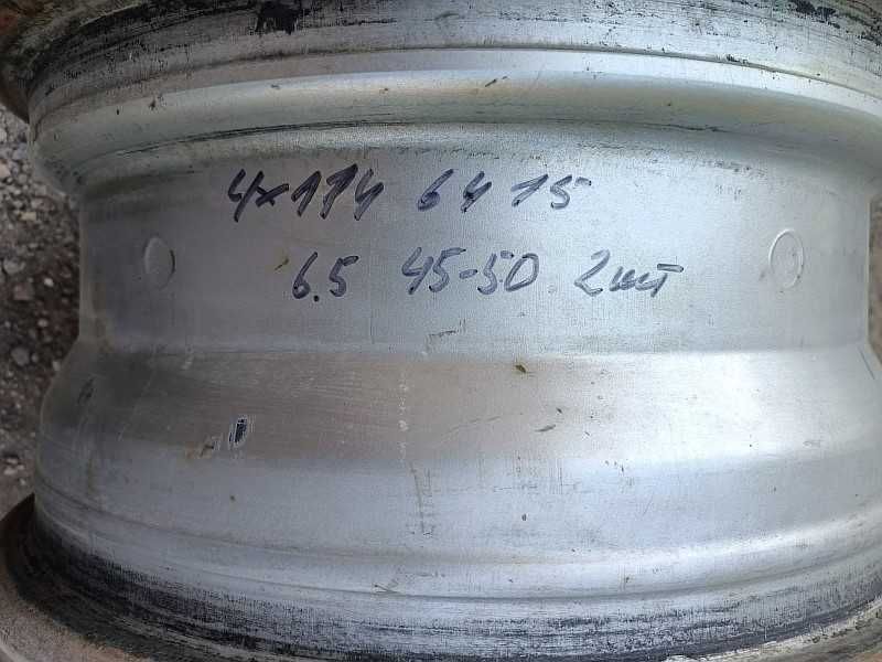 Продам металлические диски на автомашину Honda