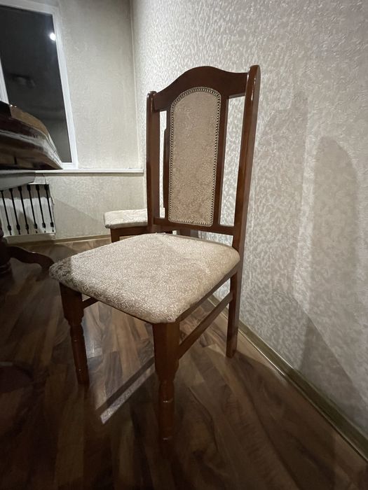 Стол и 6 стульев
