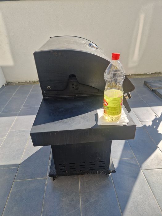 Gratar pe gaz cu 4+1 arzatoare Yato 16,5 KW