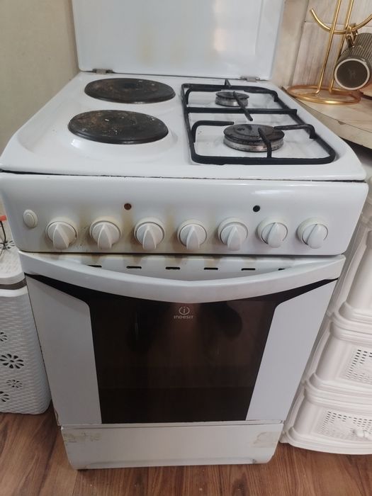 Продам газ плиту