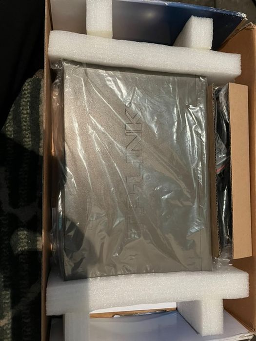 Коммутатор16-Port Gigabit