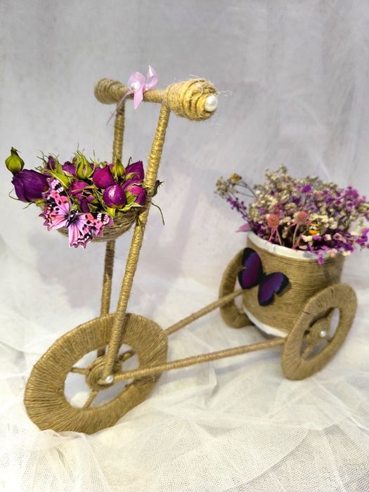 Из сухоцветов композиция