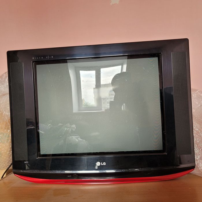 Продам телевизор LG