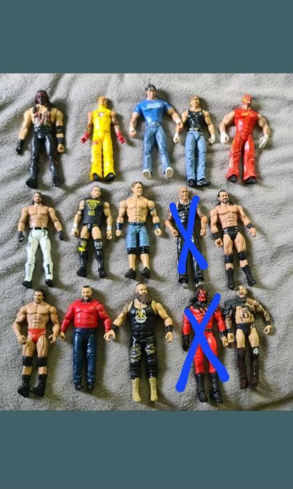 Продавам рингове , кола и фигури WWE