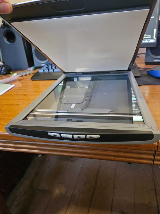 Canon Lide 35 Скенер