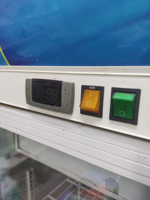 Холодильная витрина