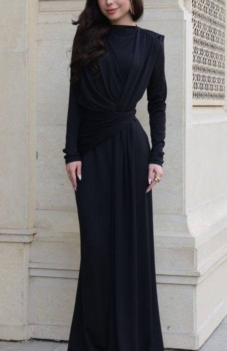 В наличии шикарное вечернее платье