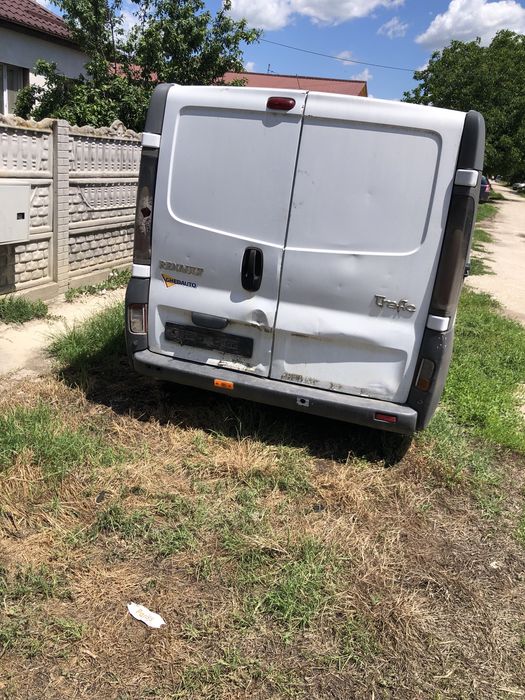 Faruri usi renault trafic 1.9 dci originale