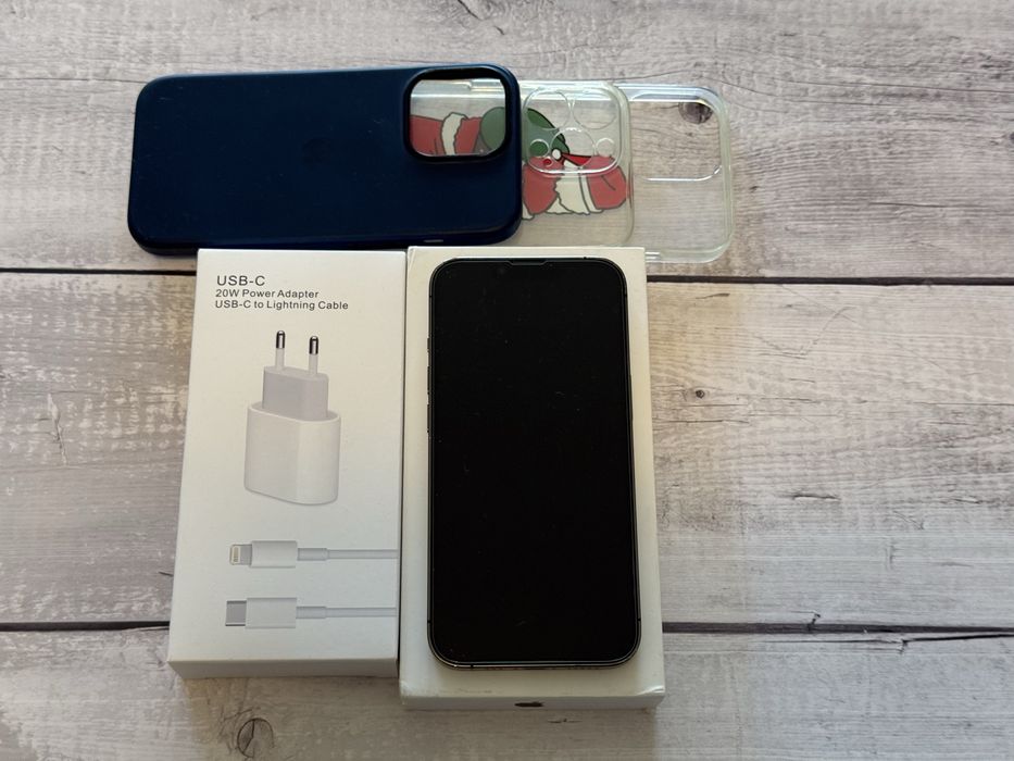 iPhone 13 Pro - 256GB, Graphite - stare excelentă, 99% sănătate baterie