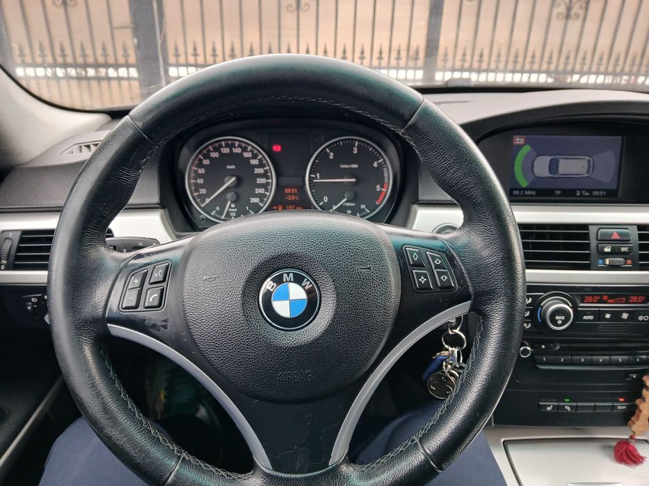 BMW320 motor2.0d singur proprietar pentru mai multe detali sunati la nr 0799803773