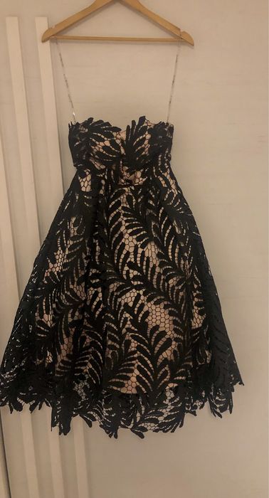 Rochie neagra de dantela
