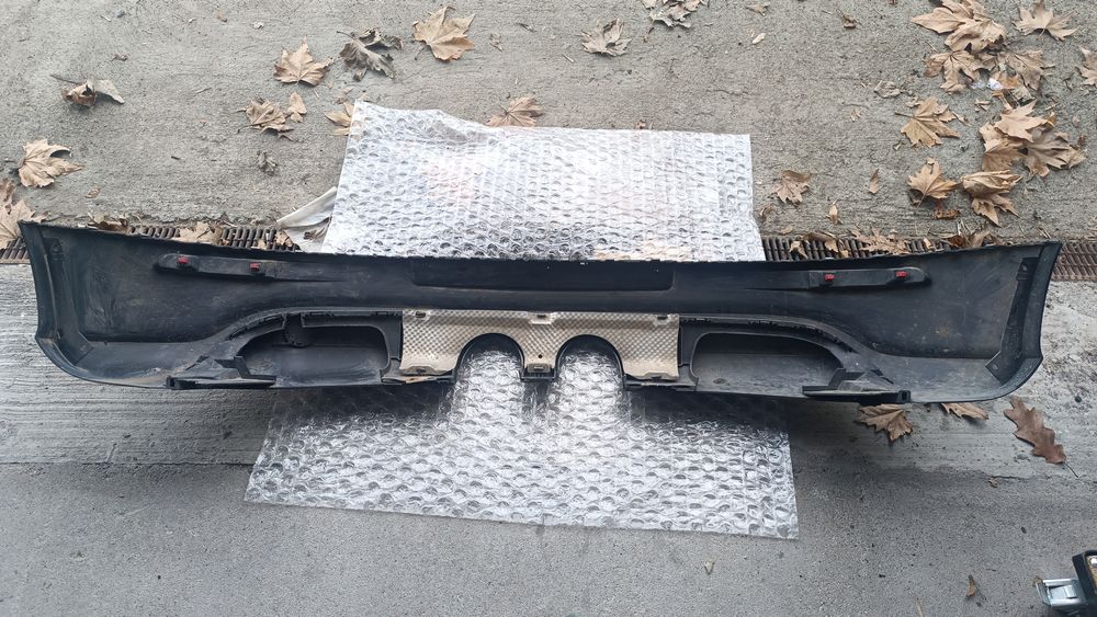 •GTI предната броня и R32 задна 
броня/добавка за голф 5 (черни)