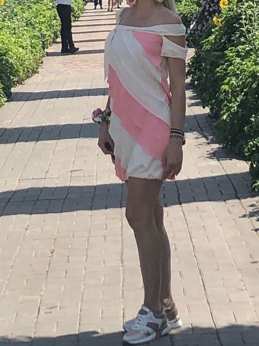 Прекрасна рокля на Алеса Alessa