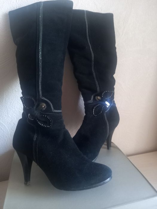 Продам сапоги натуральная замша