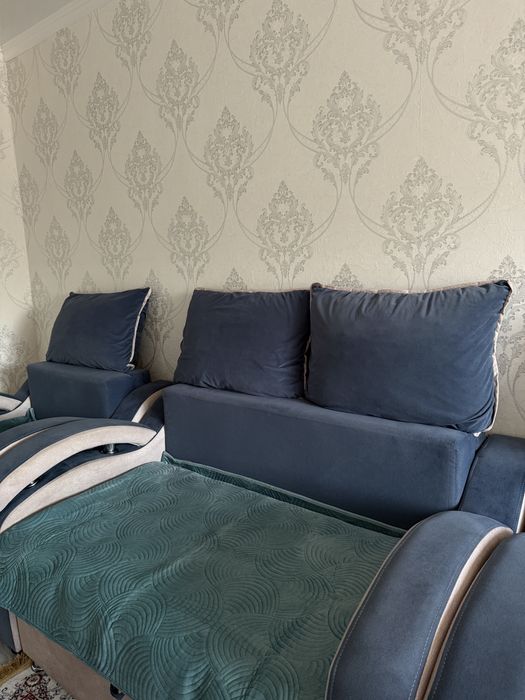 Продам комплект диванов 3+2+1 торг есть