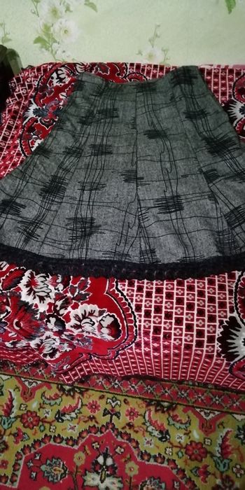 Продам женскую юбку