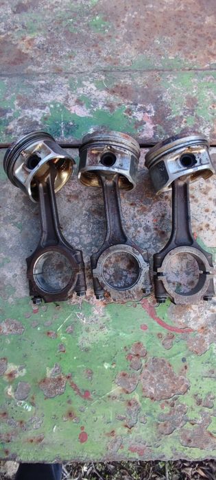 Алфа 156 седан Кожен салон,джанти,прагове, капак клапани,бутала, глава