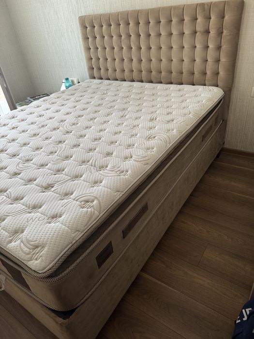 Спалня с матрак 160-200