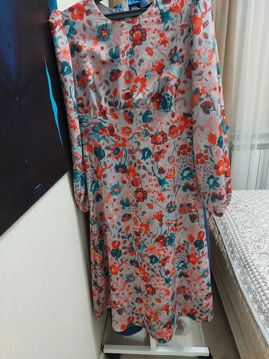 Продается б/у платье, двойка в отличном состочний