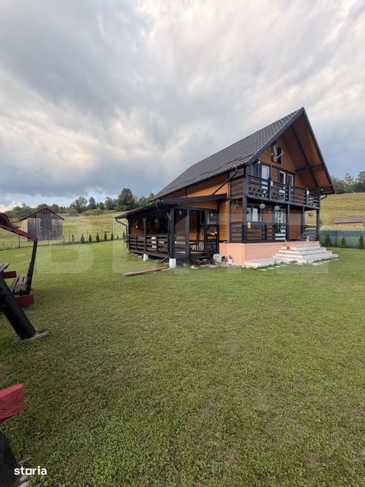 Casa de vacanta , 114 mp , 1080 mp teren, Vama, Bucovina
