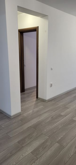 Închiriez apartament