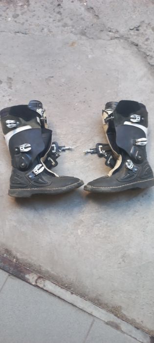 Мотокрос  ботуши