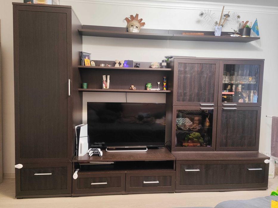 Стенка в гостинную