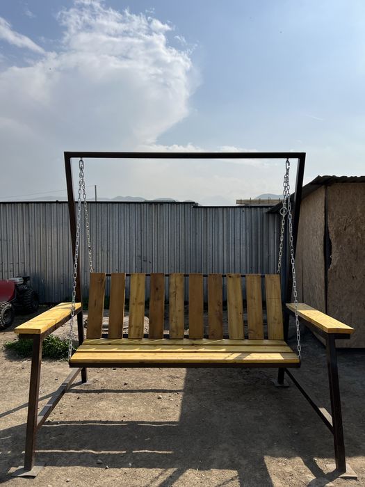 Качеля металическая дерево