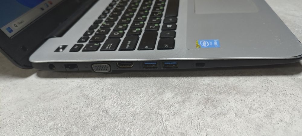 Ноутбук i3/8gb/ssd240gb