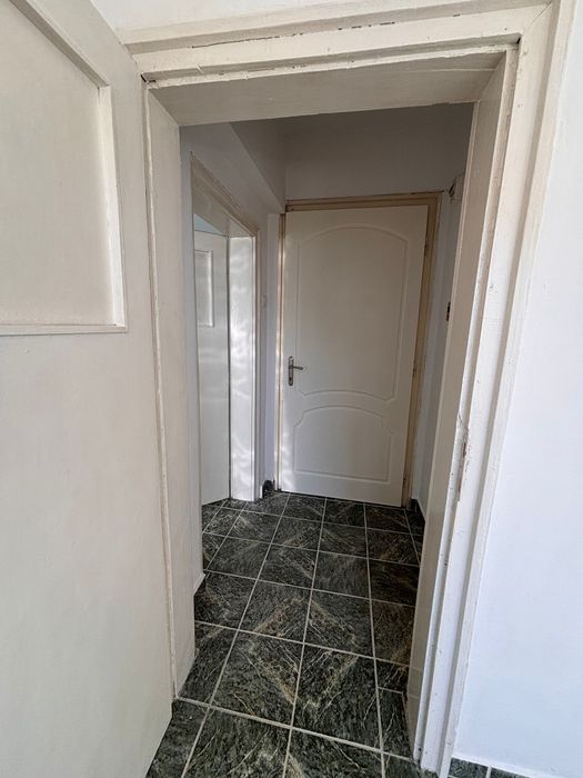 Дава се под наем Двустаен апартамент в Враца, Кемера - Художник - 29 кв.м за 255 € - Снимка #3