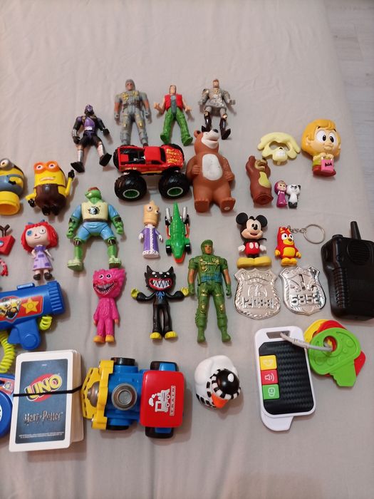 Дребни детски играчки.За момче.