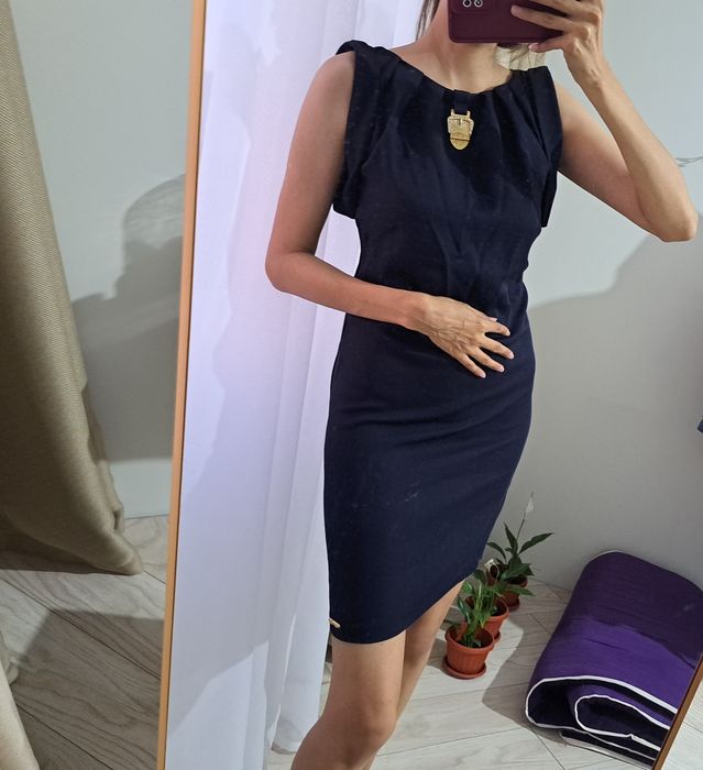 Продам платья новые