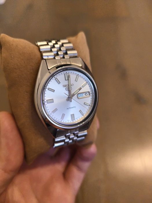 Продам часы Seiko SNXS73K