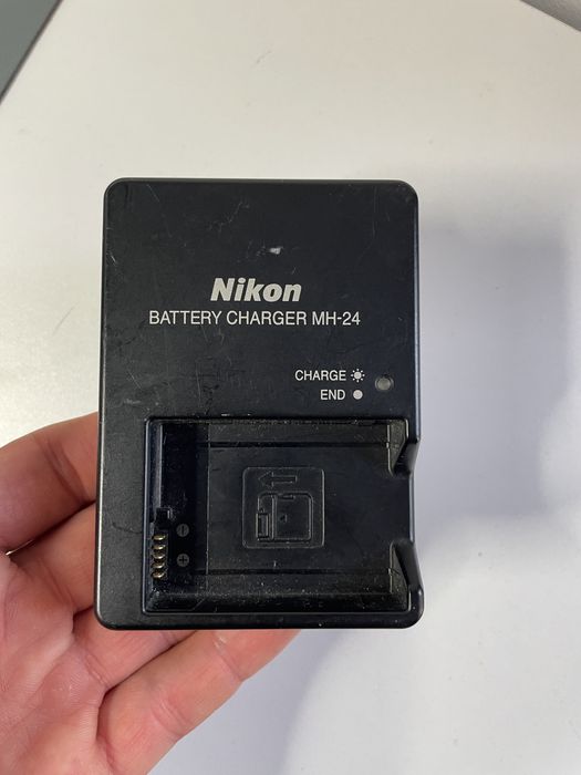 Incarcator Original NIKON MH-24 pentru acumulator EN-El14