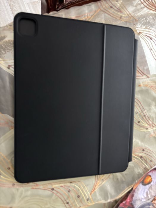 Husa cu tastatura Belkib connect pro Bluetooth iluminata negru 11 inch