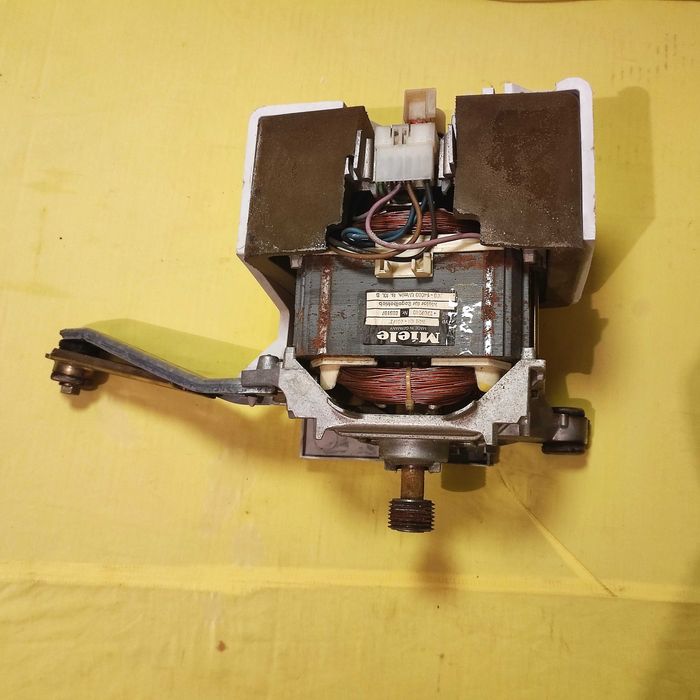 Двигател за пералня Миеле