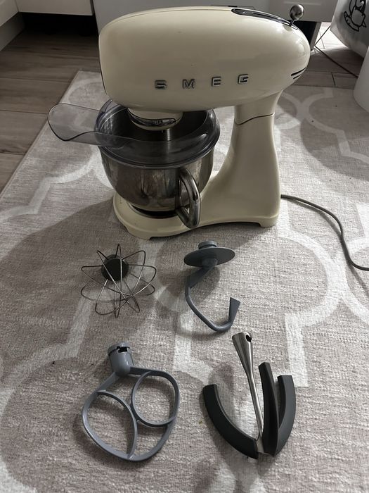 Миксер SMEG в комплекте все насалки