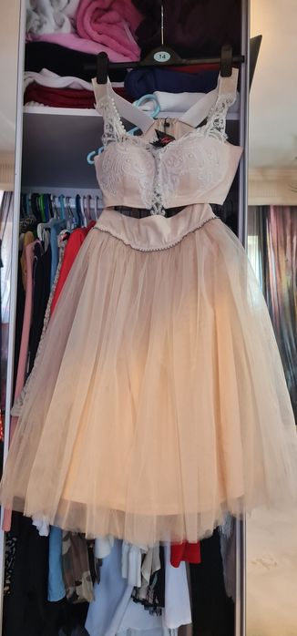 Compleu BBY nou mărimea 36 foarte elegant și  tineresc