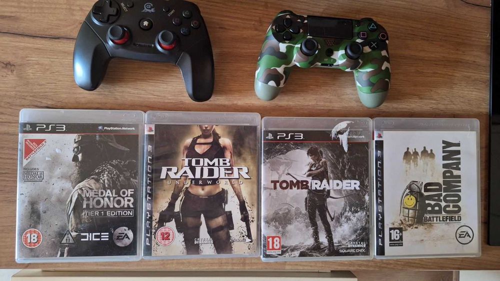 Sony Playstation 4 + 2 оригинални джойстика (ПРОМО цена 240лв)