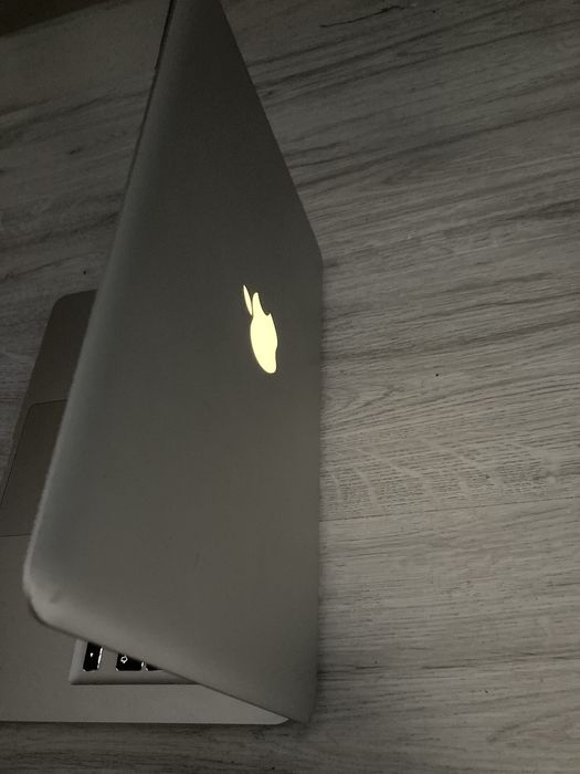 Vand macbook pro 2010 cu ssd 128gb