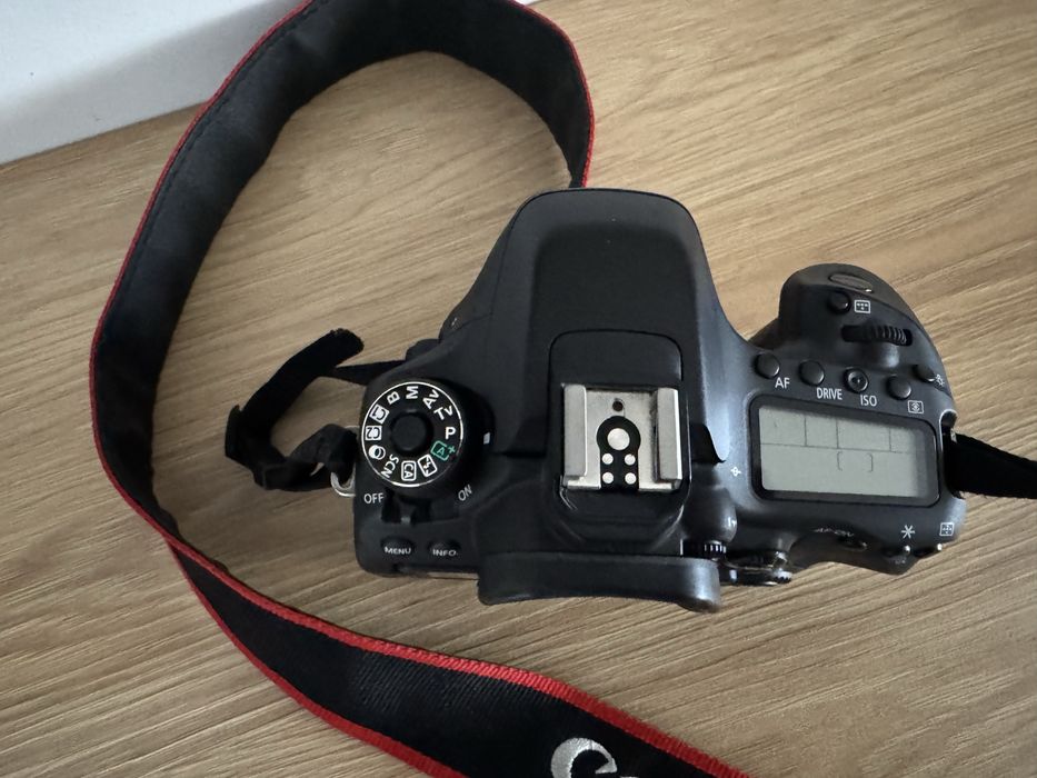 Фотоапарат Canon 80D тяло