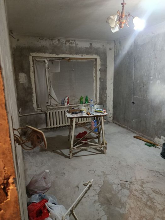 Юнусабад 14 - 1/4/4 без ремонта 42м²