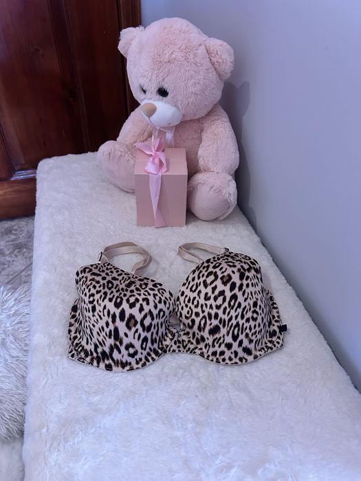 Сутиени Victoria‘s Secret.