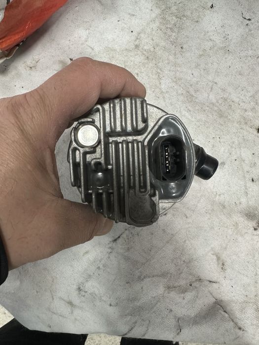 Pompă recirculare apă mercedes.