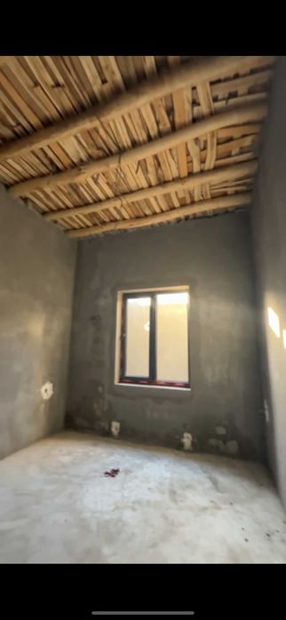 Uy sotiladi Yangi ToshMI 1.6 sotix 4xona