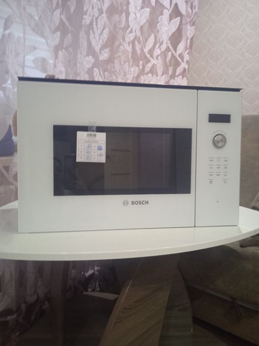 Встраиваемая микроволновая печь Bosch BFL524MB0