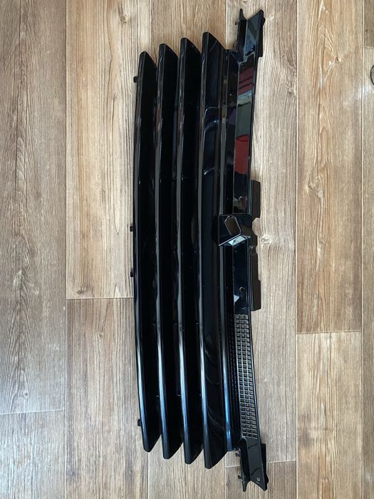 Решетка радиатора vw bora/jetta mk4 без значка
